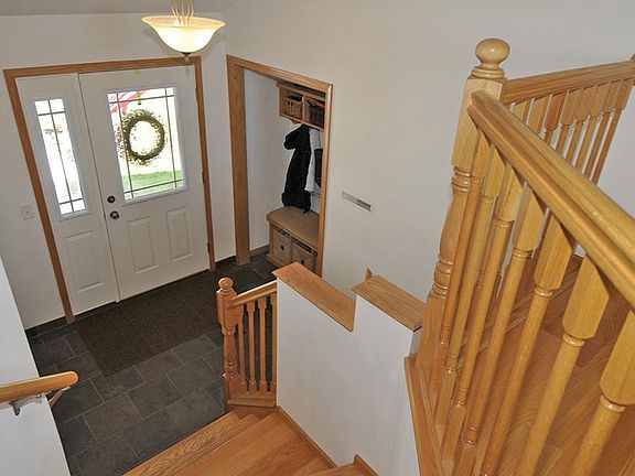 4th image of 1315 Esther Ln