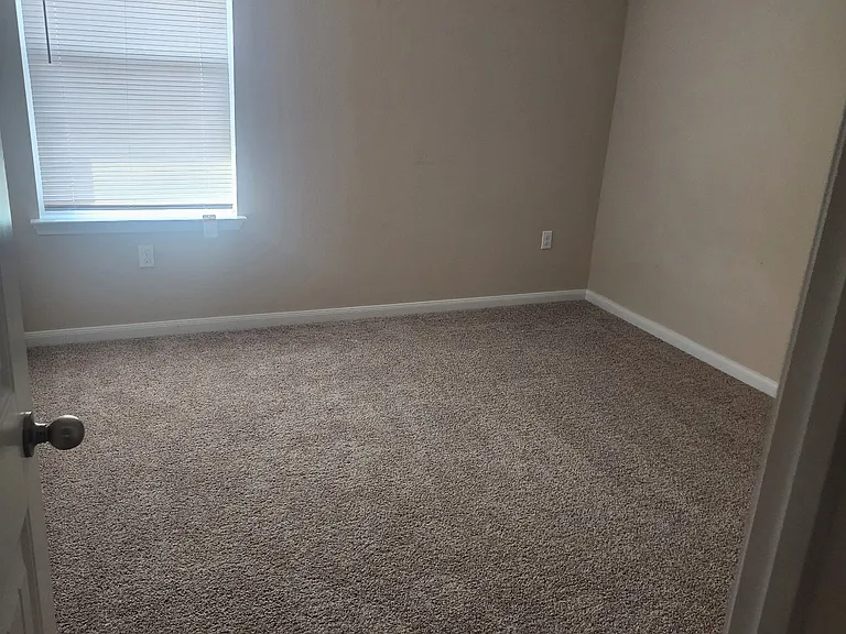 617 Donegal Ln — Photo 19