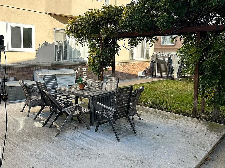 N Alboni Pl — Photo 42