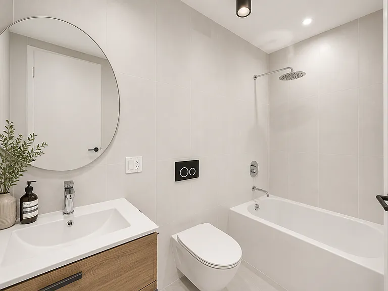 135 Moffat St #2F — Photo 6