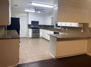 110 Gates Dr, Benton, LA 71006