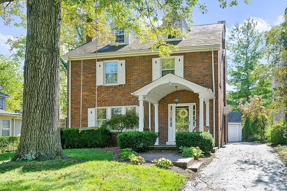 2575 Bryden Rd photo 1