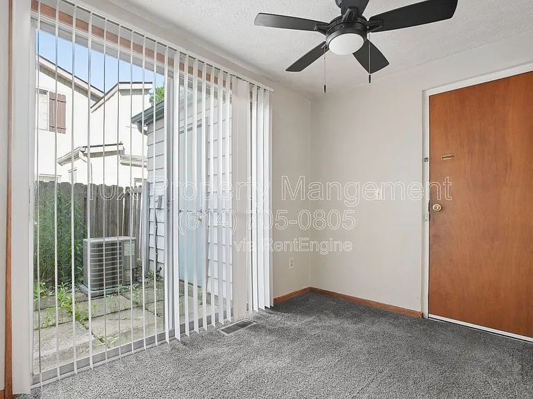 2523 Burgandy Ln — Photo 22