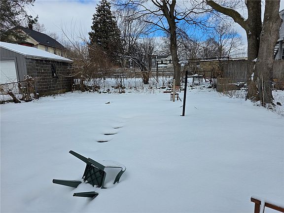 4th image of 22 Michigan St