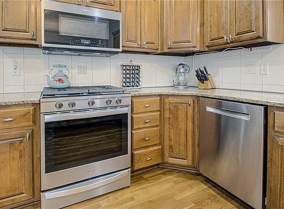 4th image of 1709 SE Bluejay Dr