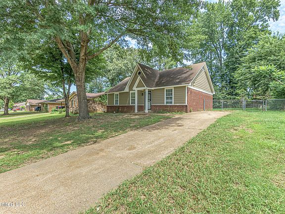 2nd image of 5712 Briarwood Dr