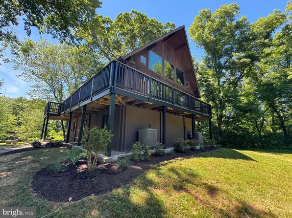 19955 Youngs Cliff Rd, Sterling, VA 20165