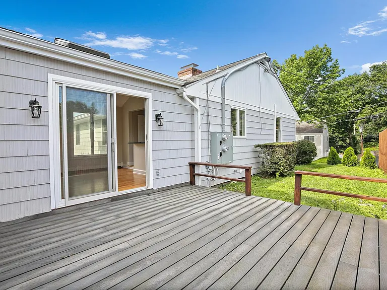 81 Cos Cob Ave #A — Photo 18