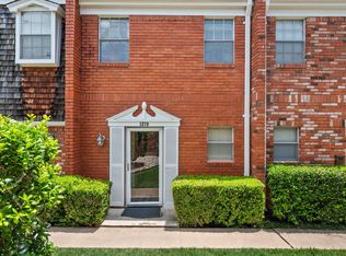 1379 Roaring Springs Rd, Fort Worth, TX 76114
