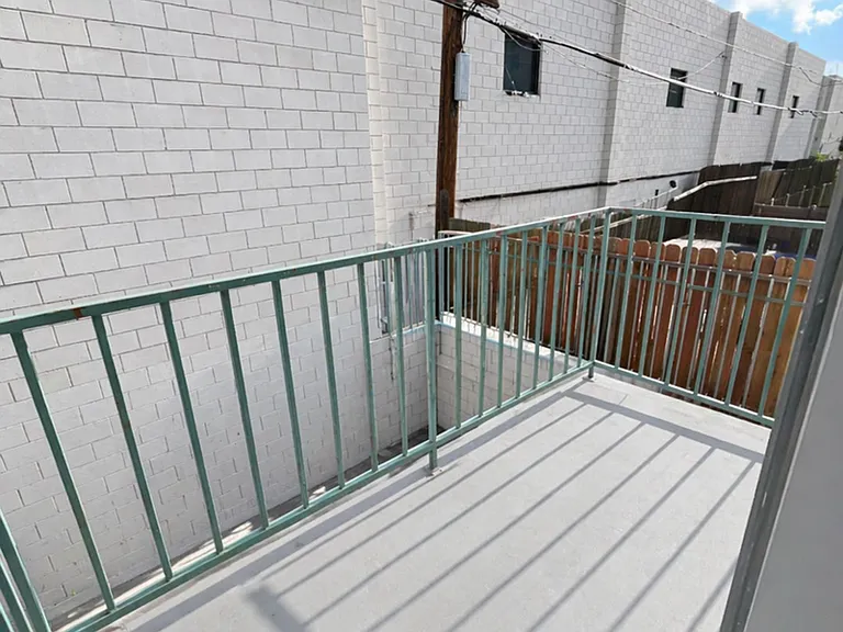 14423 Tiara St #1-10 — Photo 21
