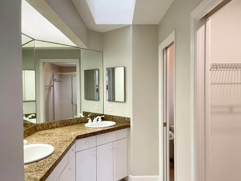 6142 SE Landing Way #9-11 — Photo 8