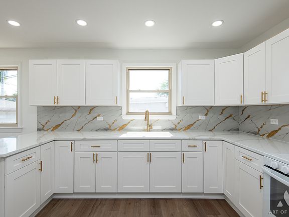 2nd image of 5854 W 81st Pl