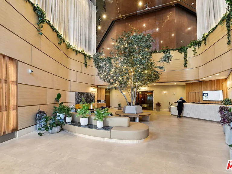 1100 Wilshire Blvd #3307 — Photo 26