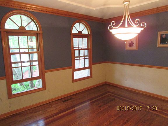 5th image of 2 Ashwood Ct