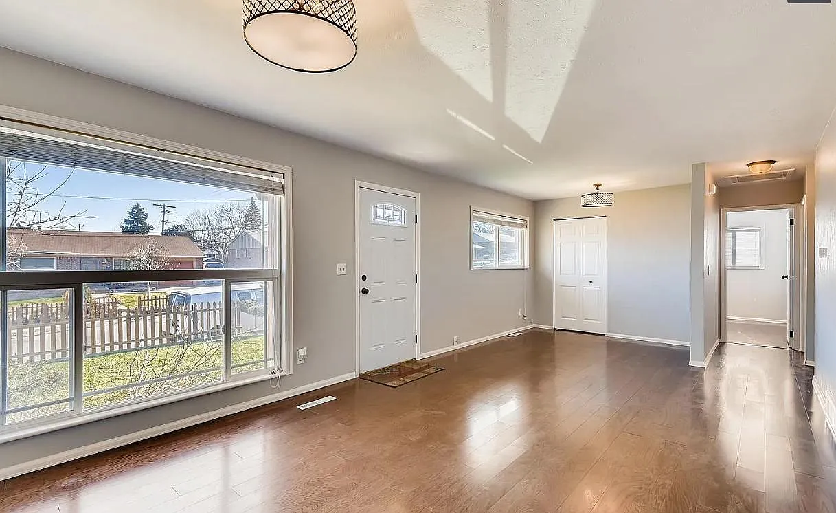 4 bed, 1950 sqft, $3,200 — Photo 4