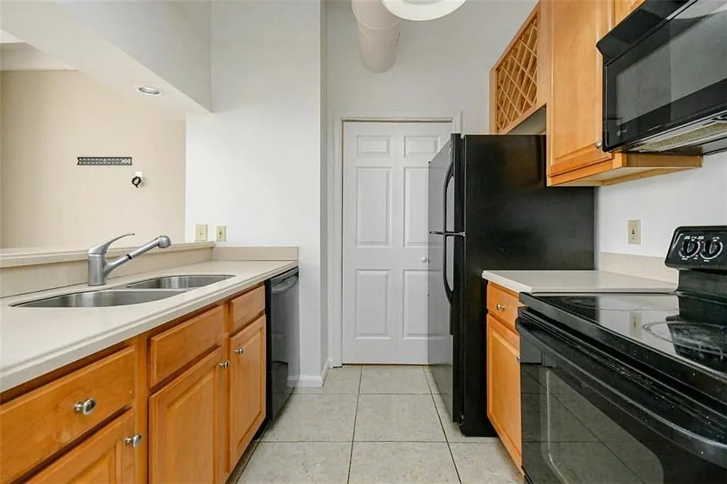 2 bed, 2.0 bath, 954 sqft, $2,300 — Photo 4