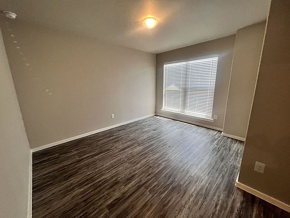 5th image of 1913 Langford Ave Unit B