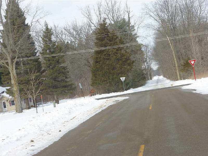 2nd image of 1550 Froede Rd