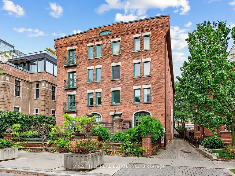 40 Hazelton Ave #Penthouse 10 — Photo 1