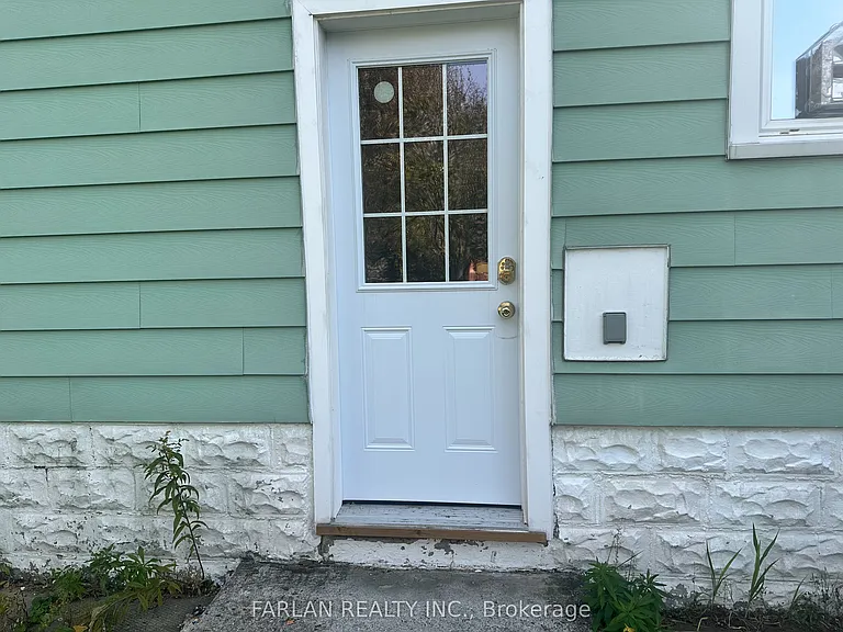 158 E 24th St — Photo 1