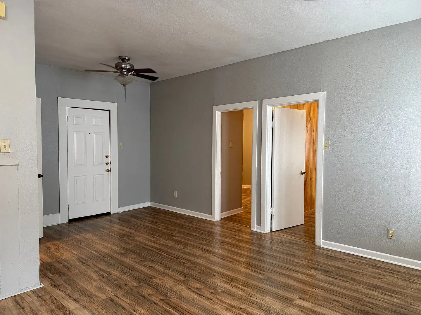 Spacious 2-Bedroom in King William District — Photo 3