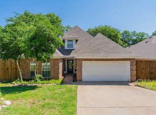 4903 Canberra Ln, Arlington, TX 76017