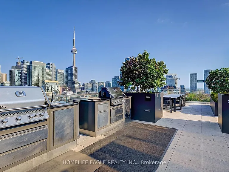 505 Richmond St W #827 — Photo 39