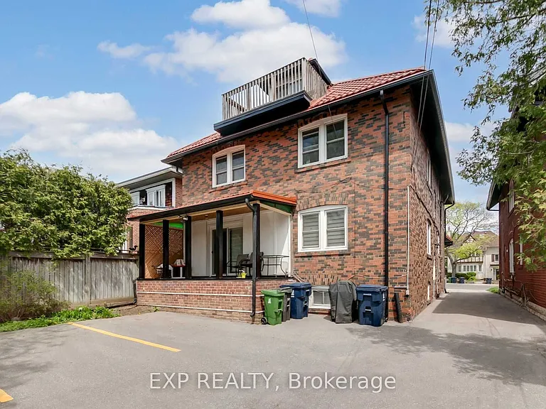 896 Avenue Rd — Photo 23