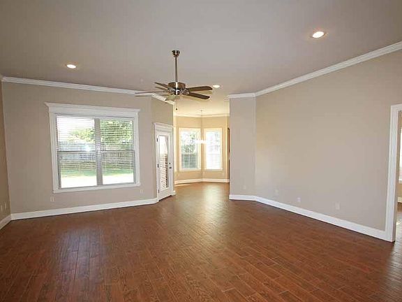 4th image of 10826 Westhaven Cir