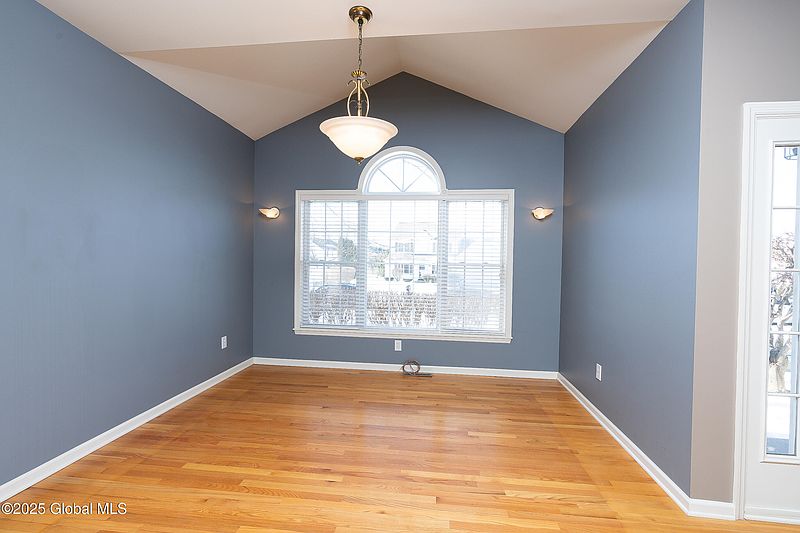 4th image of 31 Grafton Road