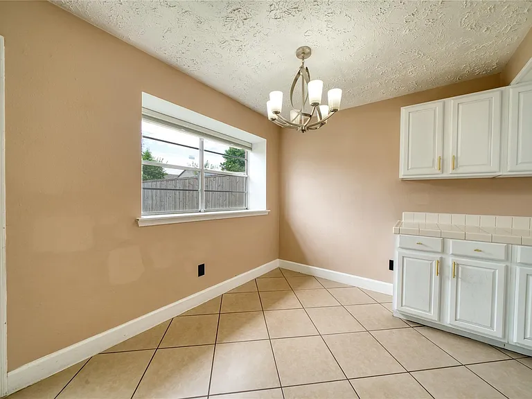 1323 Oakengates Dr — Photo 16