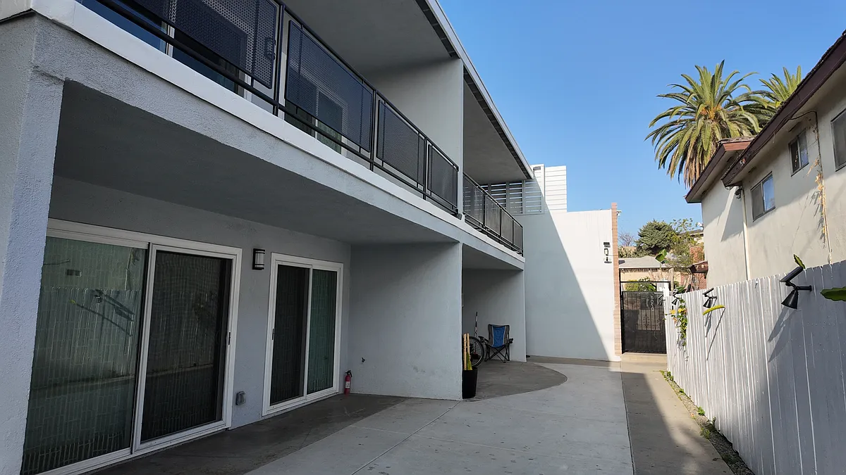 Building Photo - 1070 College View Dr #2