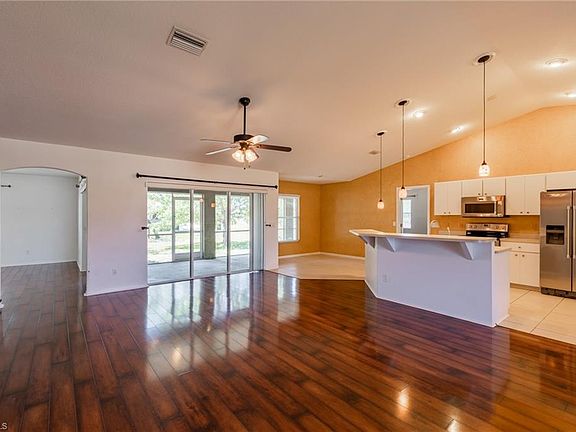 5th image of 2548 SW 3rd Ave