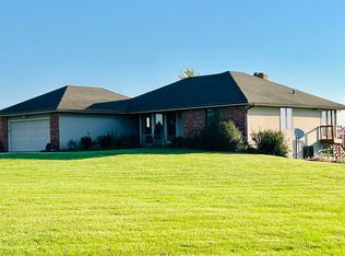 4742 SW 69th St, Auburn, KS 66402