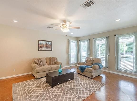 5th image of 309 Verbena Dr