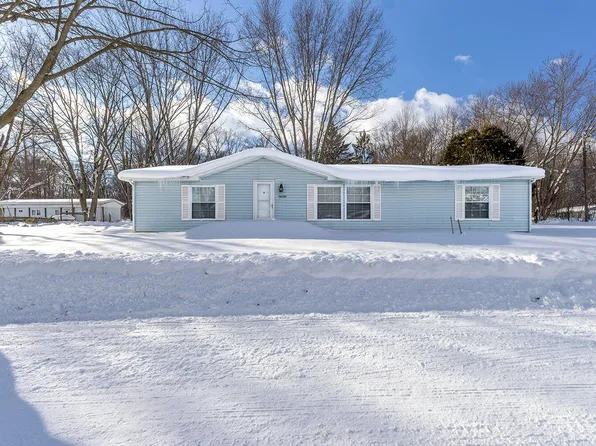 54598 Park Ln, Eau Claire, MI 49111