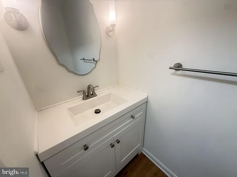 824 Appleseed Ct — Photo 12