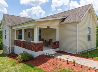 701 W Miller St, De Soto, MO 63020