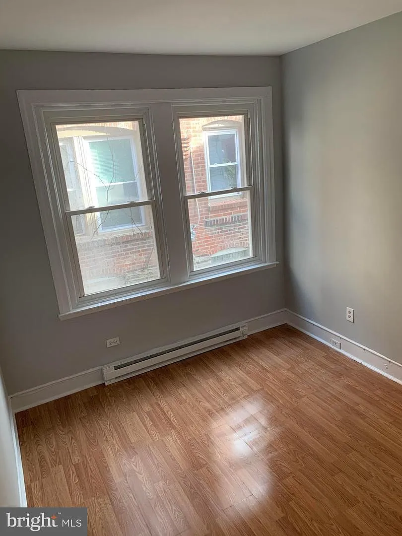 2 bed, 750 sqft, $1,200 — Photo 3