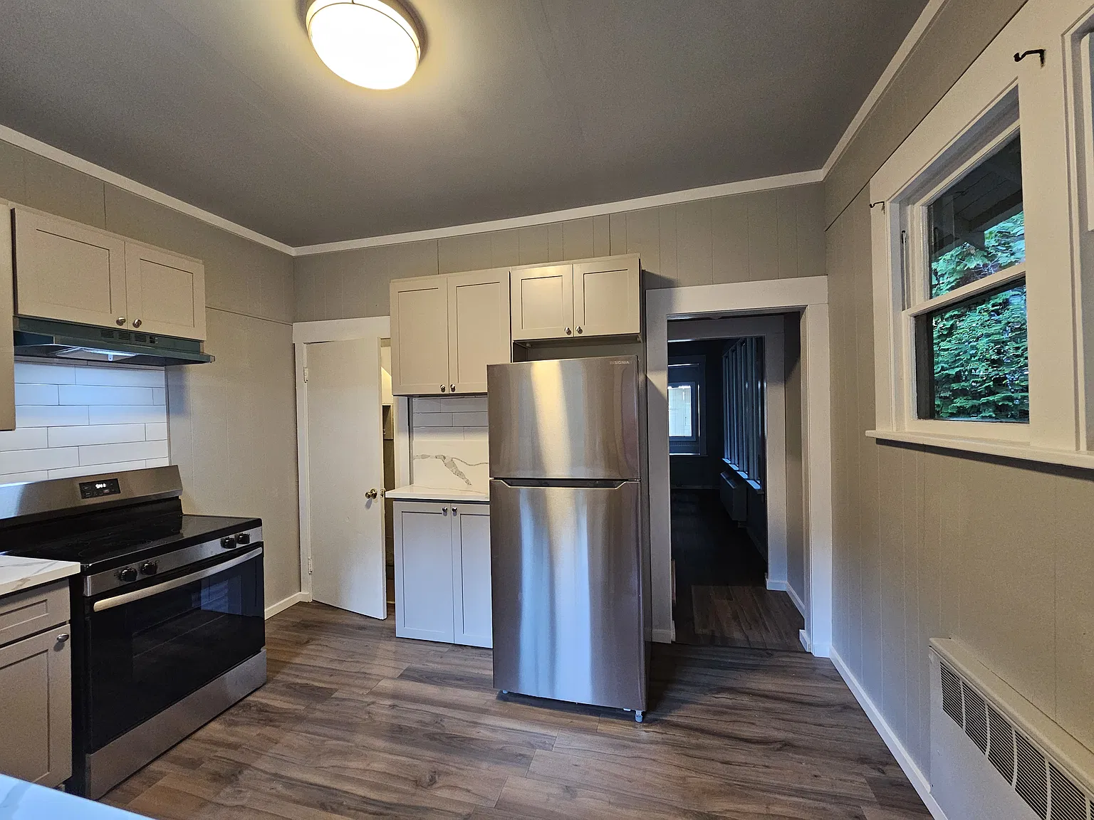 3 bed, 2500 sqft, $3,795 — Photo 3