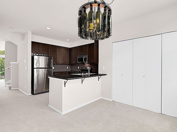 2nd image of 15110 NE 81st Way Unit 203