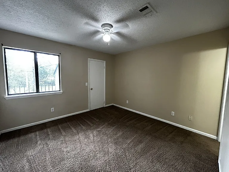 910 Brett Dr #16 — Photo 8