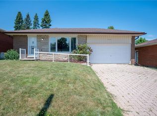 1418 Queens Blvd, Kitchener, ON N2M1E1