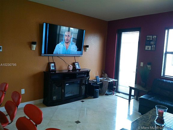FAMILY ROOM HOUSE