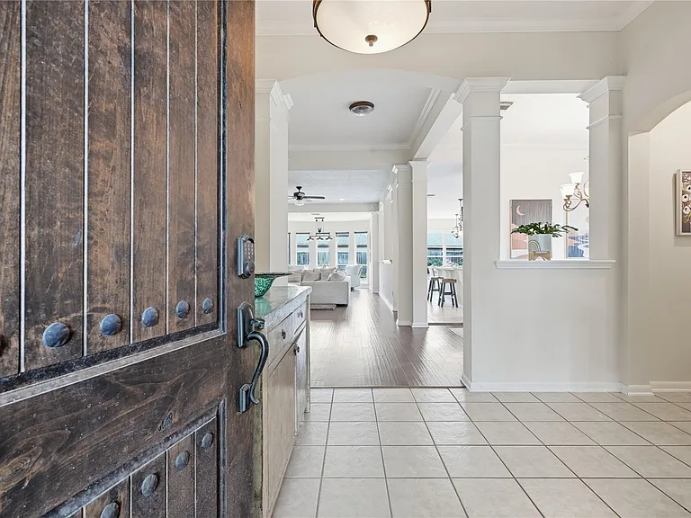 1010 Bringewood Chase Dr — Photo 6