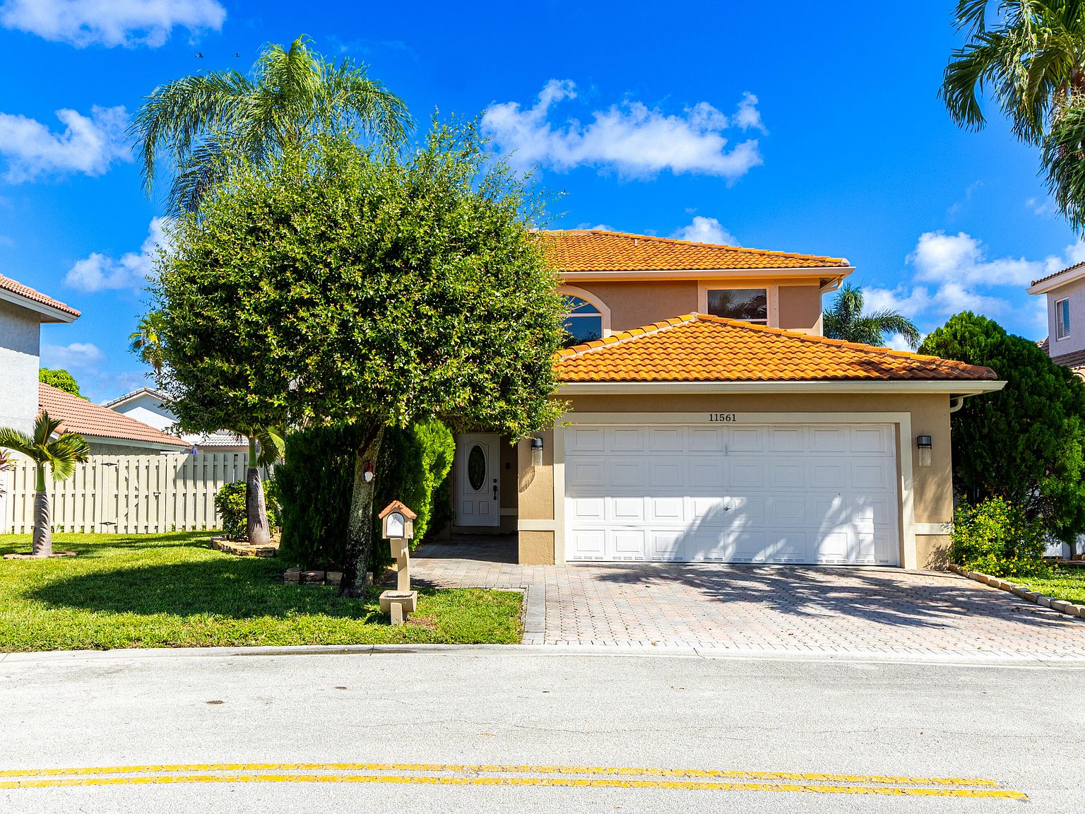 11561 SW 11th Street, Pembroke Pines, FL 33025 | Zillow