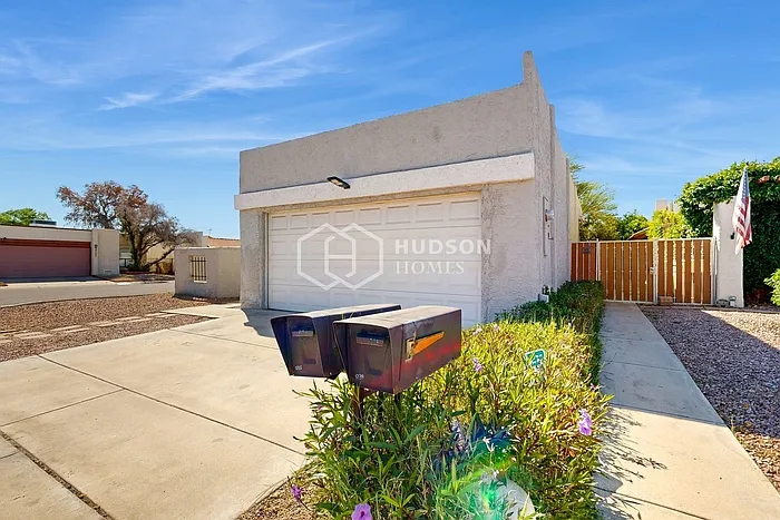 3 bed, 2.0 bath, 1632 sqft, $1,849 — Photo 3