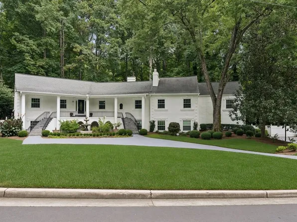 585 Idlewood Dr, Sandy Springs, GA 30327