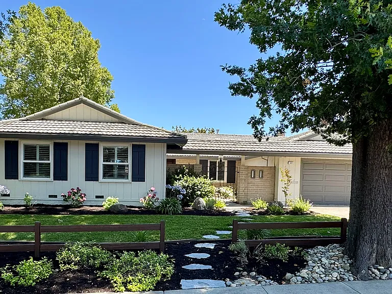 322 Castle Rock Rd — Photo 1