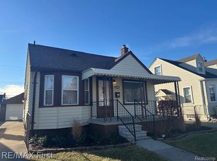 12783 Jobin St, Southgate, MI 48195